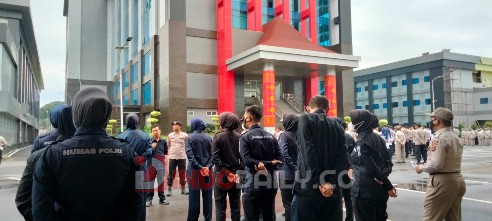 Kasubbag Renmin Bidhumas Polda Sumsel Herwanto SSos memimpin apel pagi satker Bidhumas Polda Sumsel, (Rabu 18/1/2023)