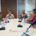 Kakanwil Kemenkumham Sumsel, Dr. Ilham Djaya melakukan koordinasi dengan Direktur Tata Negara, Direktorat Jenderal Administrasi Hukum Umum Kemenkumham, Kamis (19/1)