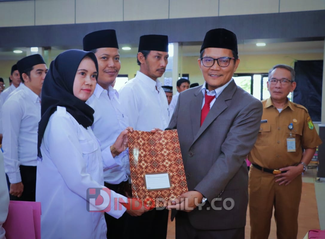 Plt Staf Ahli Bupati Bidang Keuangan Muhammad Ali saat pelantikan anggota PPS Muba, Selasa (24/1/2023)