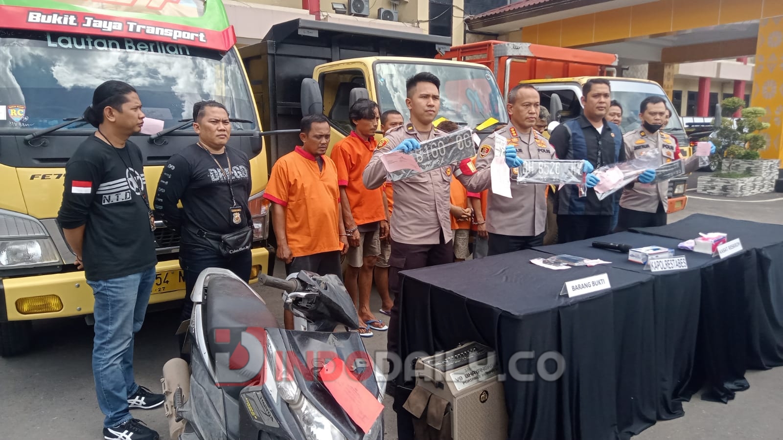 Kapolrestabes Palembang Kombes Pol Mokhammad Ngajib didampingi Kasat Reskrim AKBP Haris Dinzah saat konferensi pers, Selasa (24/1/2023)