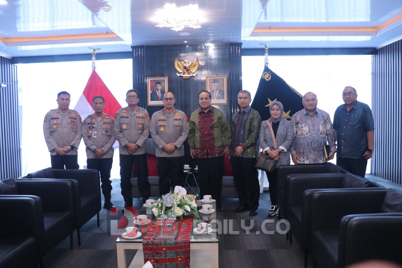Kapolda Sumsel Irjen Pol A Rachmad Wibowo SIK saat menerima audiensi Rektor Unsri rof Dr Ir Anis Saggaff MSCE IPU ASEAN Eng