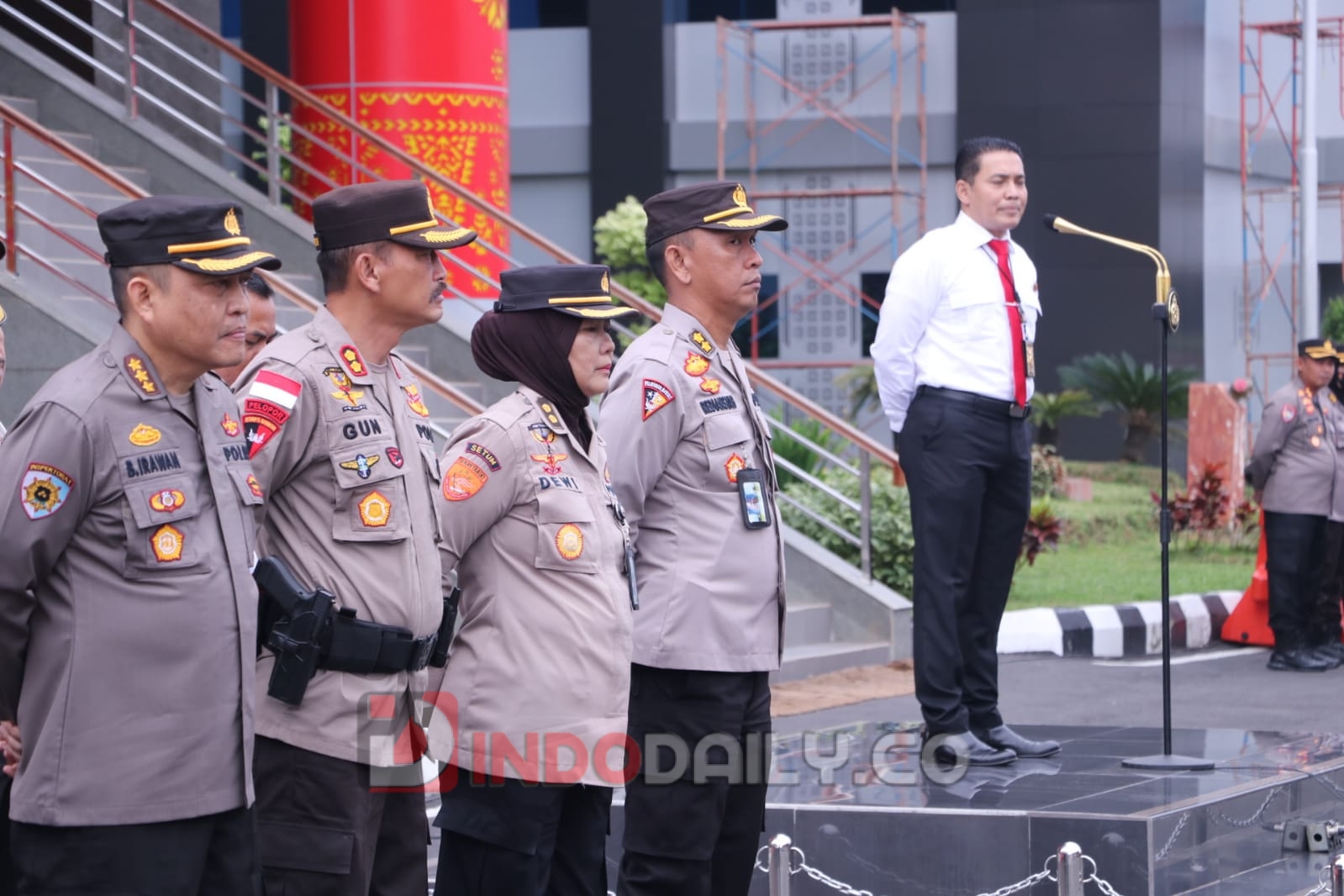 Direktur Reskrimsus Polda Sumsel, Kombes Pol Agung Marlianto SIK MH pimpin apel personel di lapangan Mapolda Sumsel, Senin (30/1/2023)