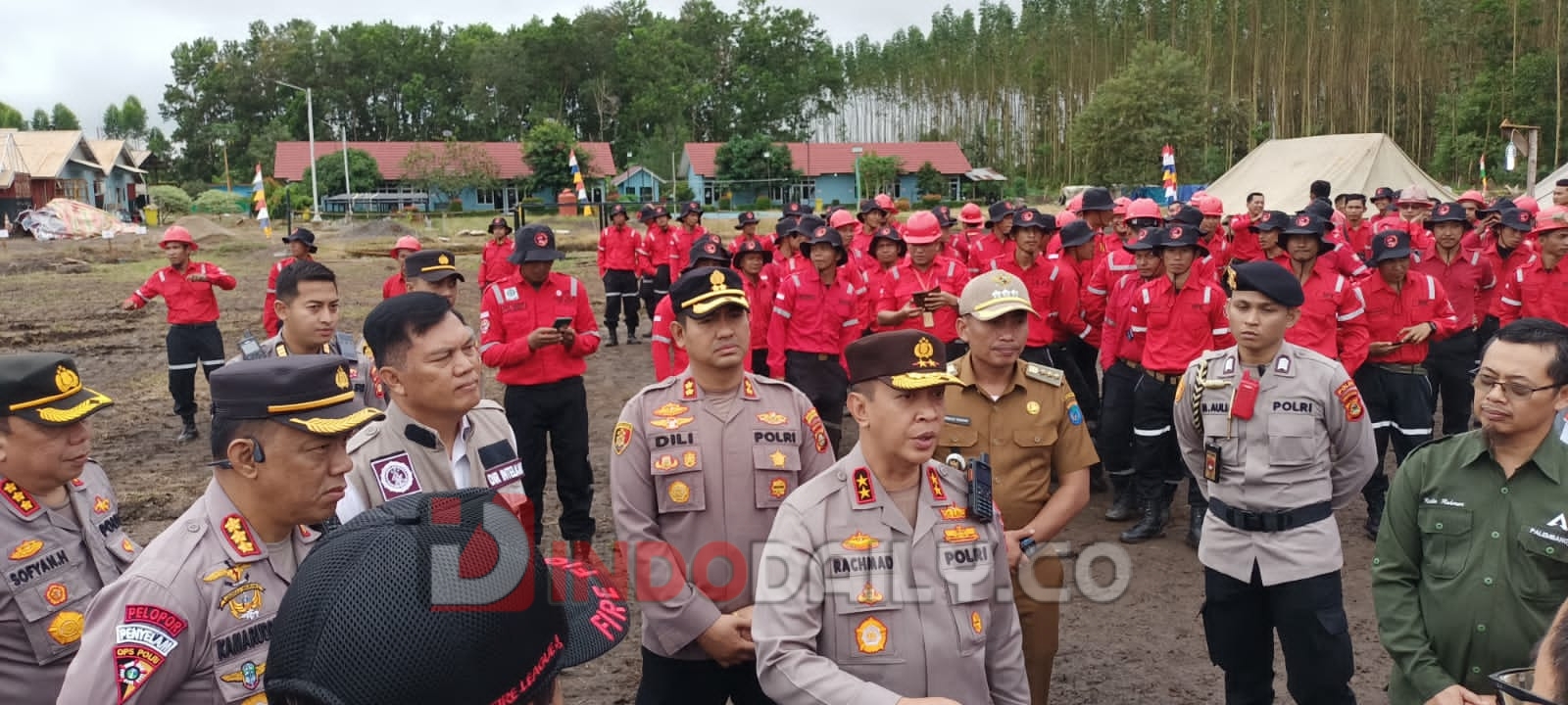 Kapolda Sumsel, Irjen Pol A Rachmad Wibowo SIK pimpin apel kesiapsiagaan kebakaran hutan dan lahan Firebase OKI Pulp Paper di Lapangan Firebase OKI Pulp Paper, Selasa (31/1/2023)