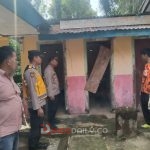 Kapolda Sumsel Irjen Pol A Rahmad Wibowo menyerahkan bantuan perlengkapan sekolah kepada SDN Pangkalan Desa Sukaraya Kecamatan STL Ulu Terawas Musi Rawas
