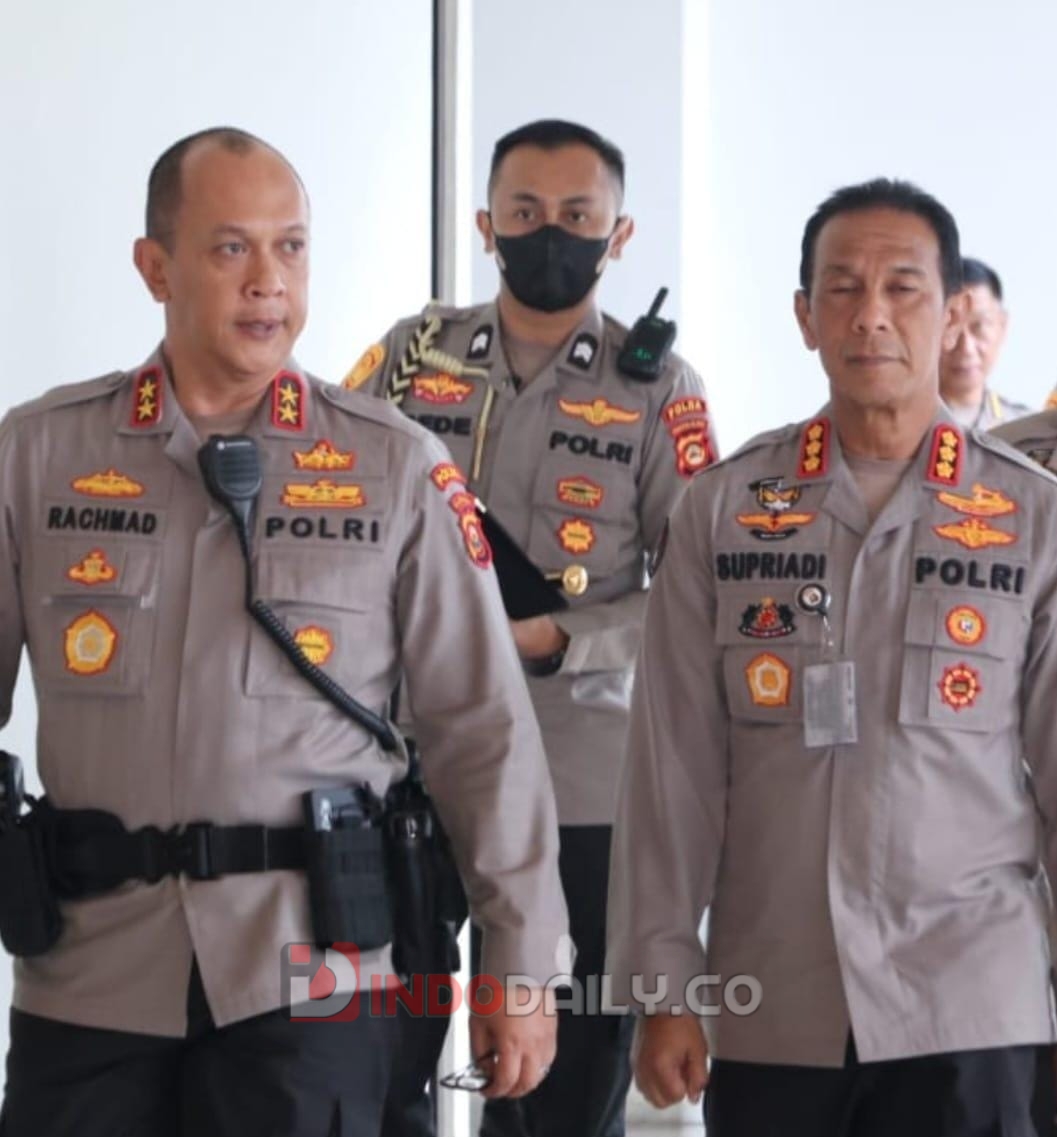Kapolda Sumsel, Irjen Pol A Rachmad Wibowo SIK didampingi Kabid Humas Polda Sumsel, Kombes Pol Drs Supriadi MM