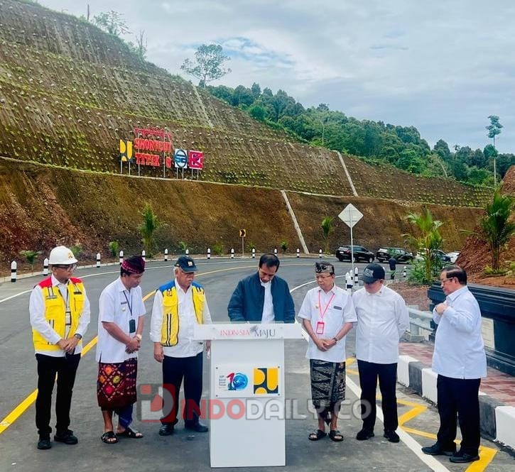Presiden Joko Widodo meresmikan Jalan Pintas (shortcut) Batas Kota Singaraja-Mengwitani, Kabupaten Buleleng, Provinsi Bali, pada Kamis, 2 Februari 2023. Foto: BPMI Setpres