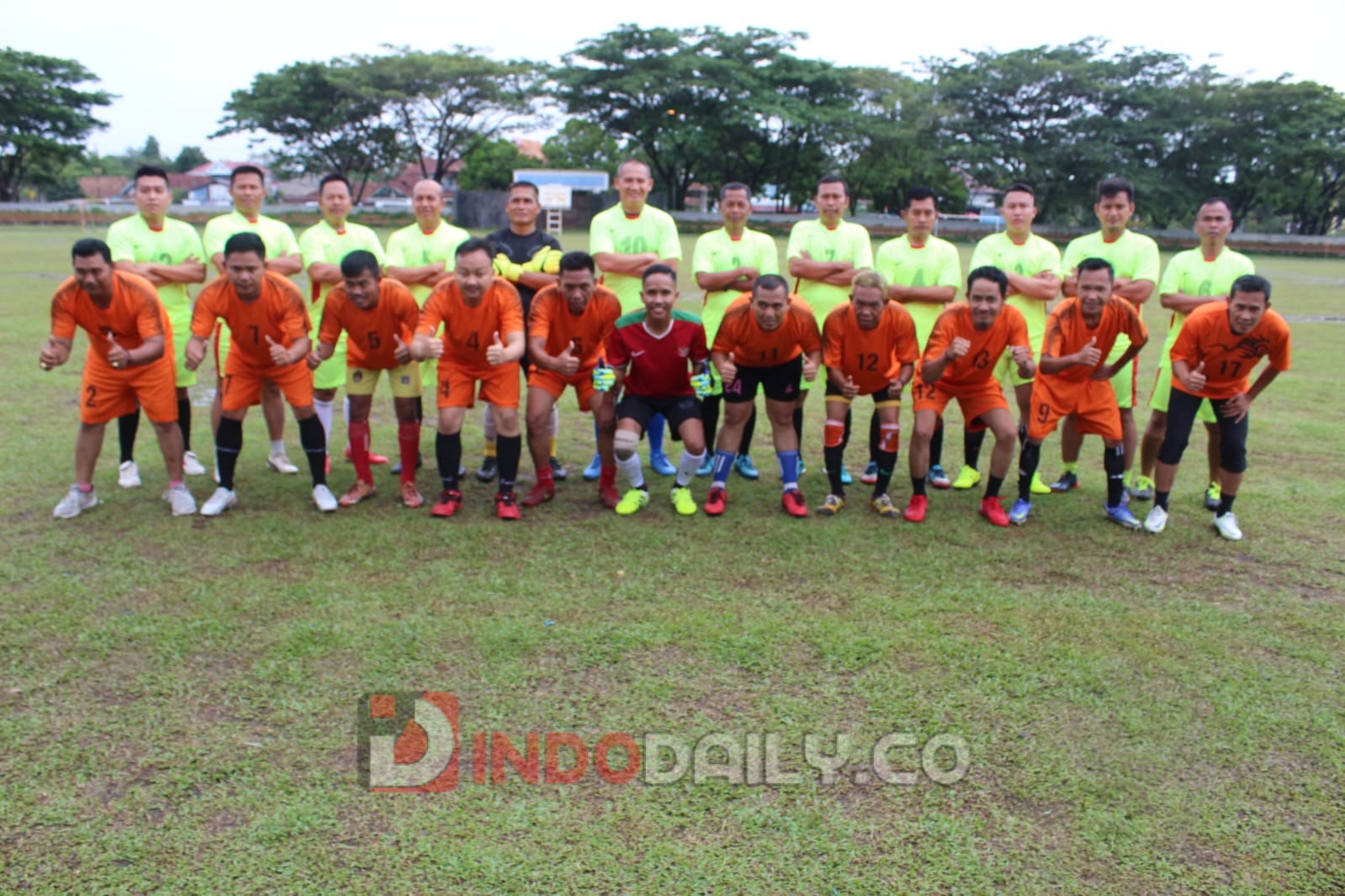 Exhibition antara Insan Pers Vs Makodim OKI di Stadion Segitiga Emas Kayuagung, Jumat pagi, (03/02)