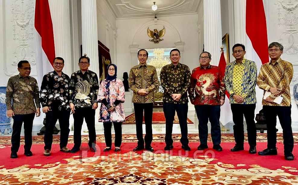 Presiden Jokowi saat menerima Anggota Dewan Pers yang dipimpin oleh Ketua Dewan Pers Ninik Rahayu di Istana Negara, Jakarta, Senin (6/2/2023)