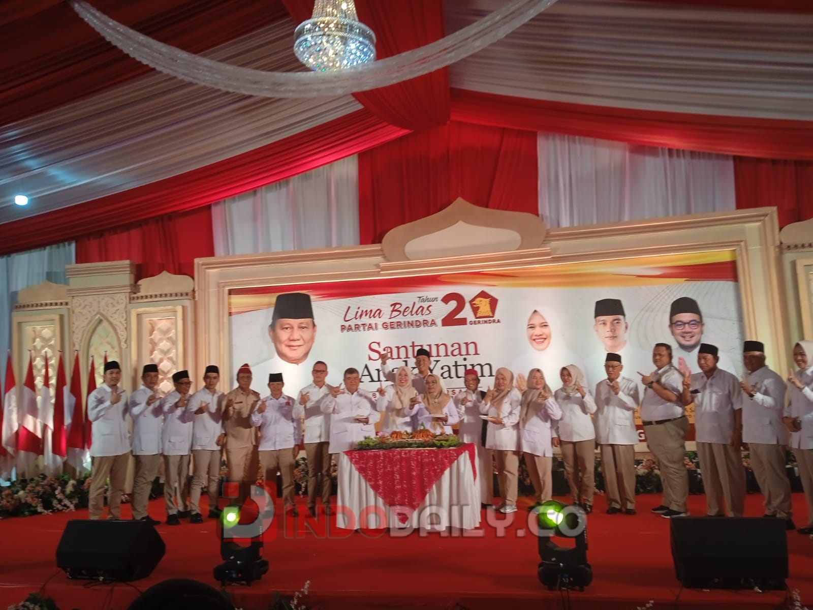 Ketua DPD Partai Gerindra Sumsel Hj Kartika Sandra Desi SH MM pada peringatan HUT ke-15 Partai Gerindra