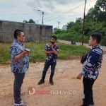 Kasubdit Tipidter Ditreskrimsus Polda Sumsel AKBP Tito Dani saat ke lokasi yang diduga tempat penyimpanan BBM ilegal