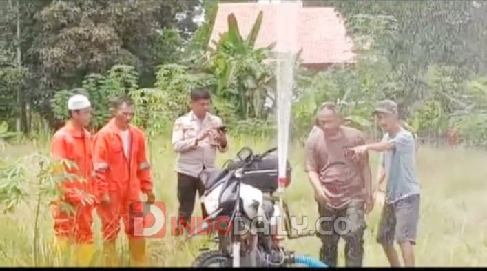 Wow Keren, Polsek Sanga Desa Modifikasi Motor Menjadi Mesin Pompa Air Untuk Cegah Karhutla