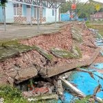 Pagar Puskesmas Celikah, Kabupetn OKI ambruk akibat hujan deras disertai angin kencang