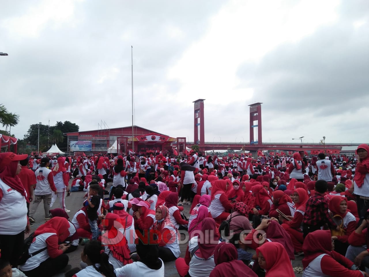 Kegiatan Senam Indonesia Cinta Tanah Air (SICITA) dalam rangka peringatan HUT ke-50 Partai PDI Perjuangan yang dihadiri Wakil Ketua MPR RI. Bertempat di Pelataran Benteng Kuto Besak Palembang, Sabtu (10/02/2023)