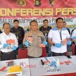 Kapolrestabes Palembang, Kombes Pol Mokhamad Ngajib didampingi Kasat Reskrim, AKBP Haris Dinzah saat konferensi pers, Senin (13/2/2023)