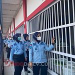Kalapas beserta jajaran langsung menuju blok warga binaan untuk memeriksa sarana dan prasarana keamanan dan mengecek kesehatan warga binaan yang berada di blok, Kamis (16/2/2023)