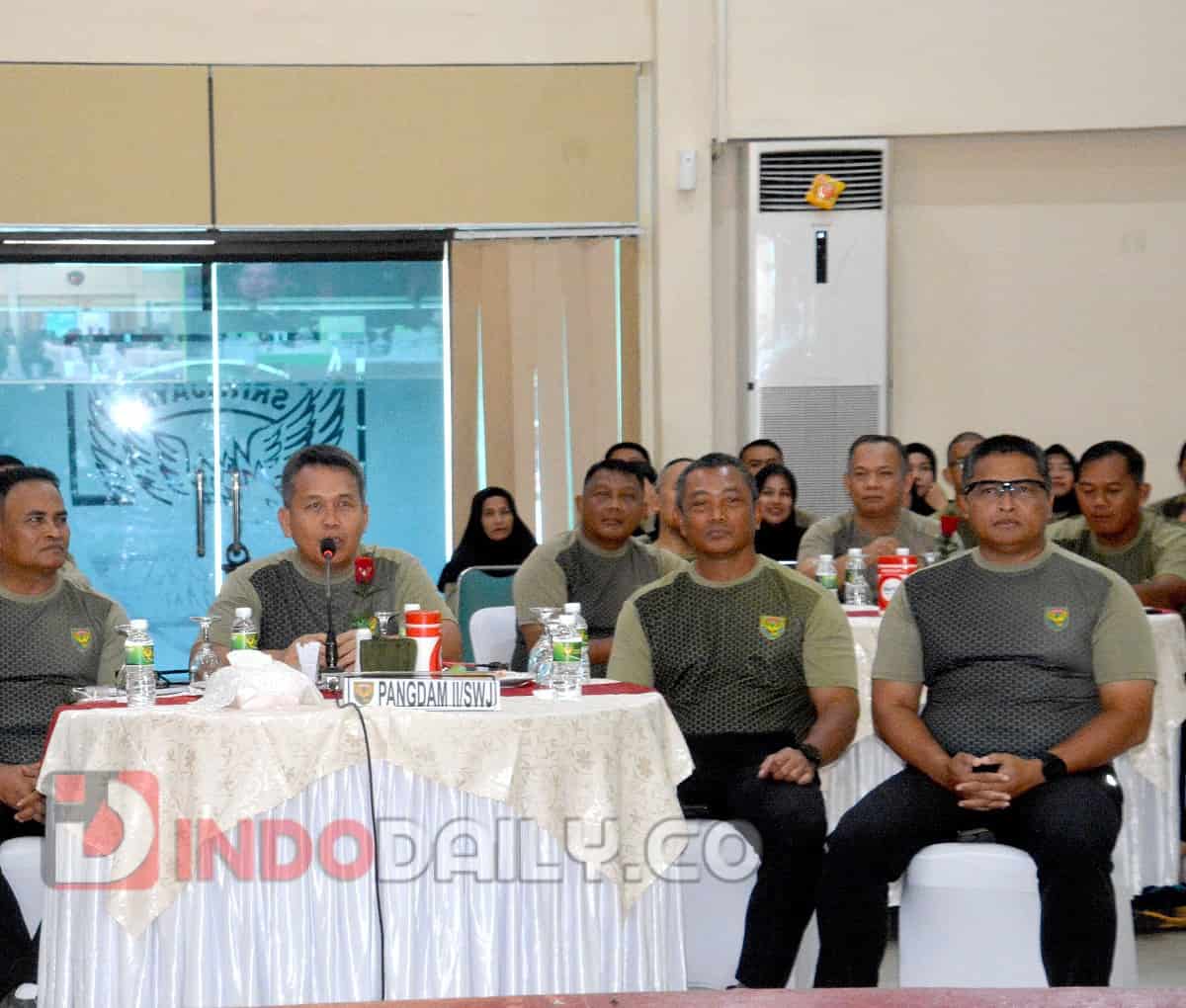 anglima Kodam II/Sriwijaya, Mayjen TNI Hilman Hadi SIP MBA MHan mengikuti Video Conference (Vicon) peluncuran Super Aplikasi Elektronik Tabungan Wajib Perumahan TNI AD