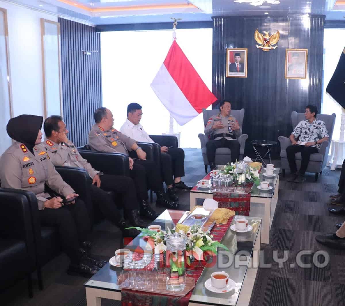 Karo Ops Polda Kombes Pol Drs. Kamaruddin MSi menerima audiensi Ketua Indonesian Youth Day RM Kritiadji dan rombongan, Senin (20/2/23) di ruang Delegasi Lantai II Gedung Presisi Mapolda Sumse