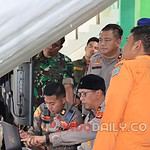 Polri mengerahkan 350 personel untuk mengevakuasi korban kecelakaan helikopter di Bukit Tamiai, Muara Emat, Kabupaten Kerinci, Jambi