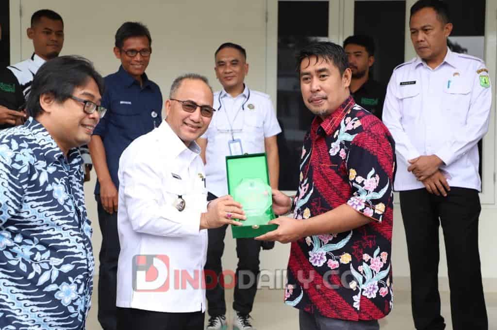 Pj Bupati Musi Banyuasin Drs H Apriyadi didampingi jajaran Pemkab Muba menyambut kedatangan, Direktur Advokasi dan Kerjasama Desa dan Perdesaan Kementerian Desa, Pembangunan Daerah Tertinggal dan Transmigrasi Republik Indonesia M Fachri S STPi Msi