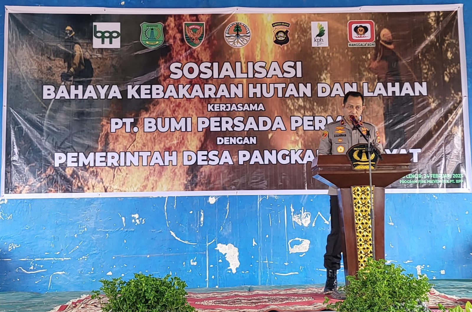 Wakapolda Sumsel Brigjen Pol M Zulkarnain SIK Sosialisasi Karhutla dan Illegal Drilling yang bekerjasama dengan PT Bumi Persada Permai di Desa Pangkalan Bayar Kecamatan Bayung Lencir, Muba, Jumat (24/2)
