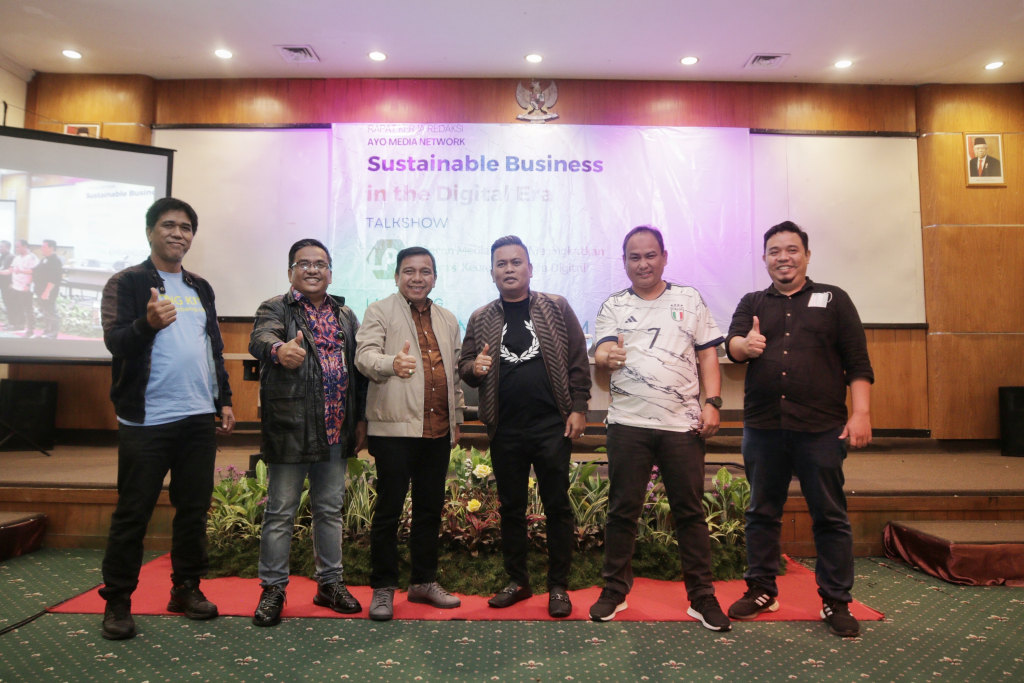 Peresmian portal berita Ayo Palembang dilakukan oleh jajaran Direktur dan Komisaris PT Ayo Media Network, Kepala Dinas Kominfo Kabupaten Muba dan Kepala Dinas Kota Palembang
