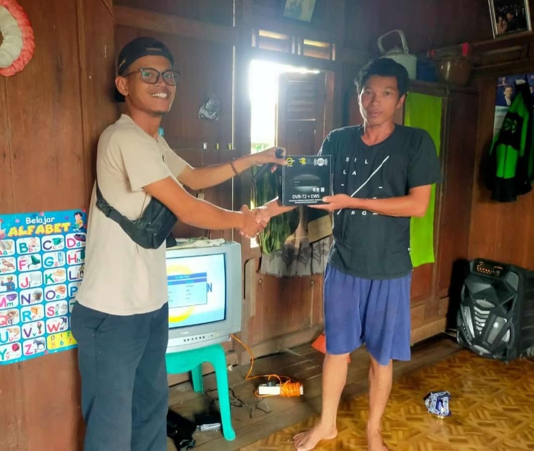 Penyerahan STB gratis kepada masyarakat Kabupaten OKI