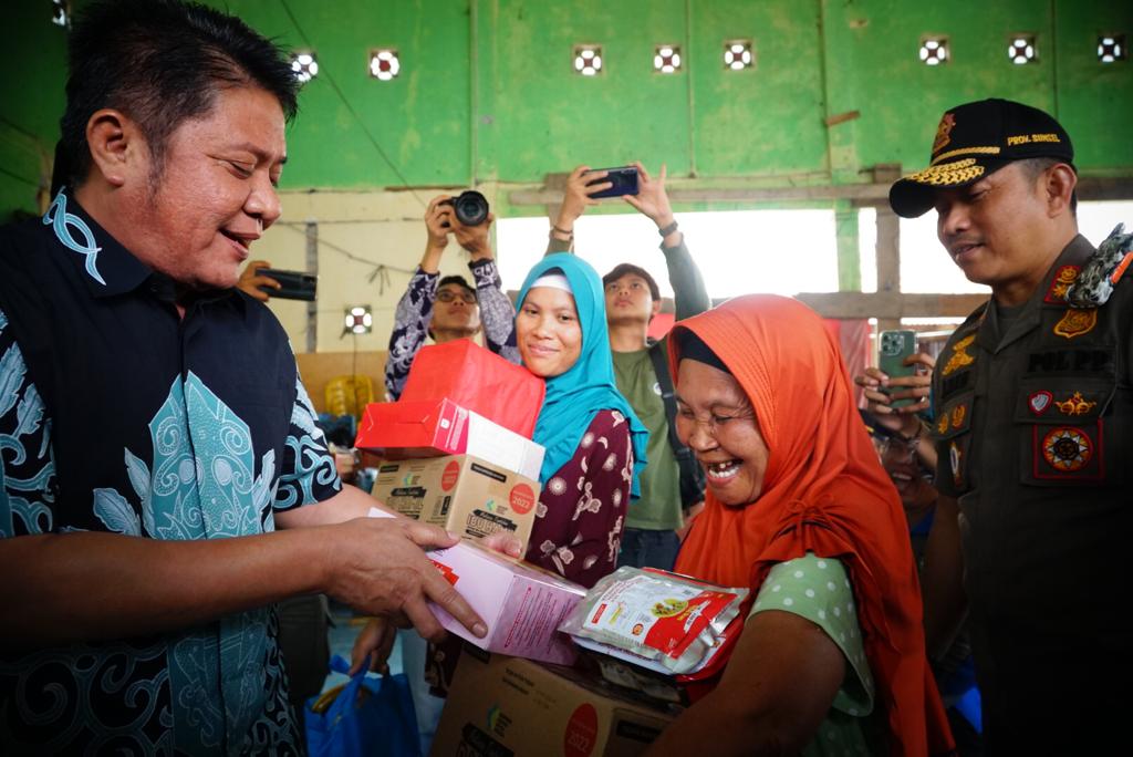 Herman Deru Kerahkan Semua Kekuatan Tanggulangi Dampak Banjir Bandang di Berbagai Wilayah di Sumsel (Dok. Humas Pemprov SUmsel)