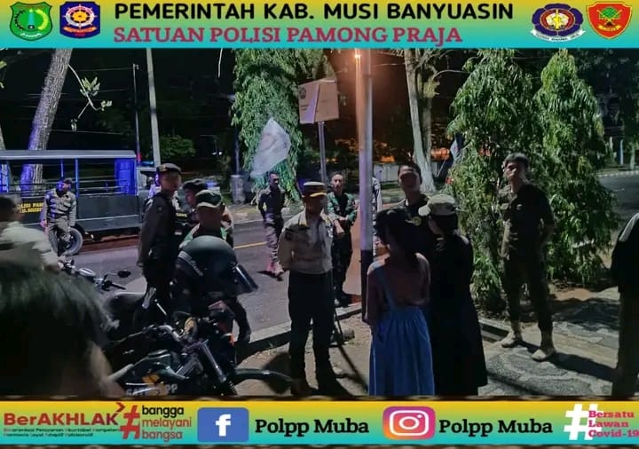 Tim Patroli Pengamanan Satpol PP Kabupaten Musi Banyuasin melaksanakan giat rutin Patroli Gabungan bersama personil TNI dan Polri