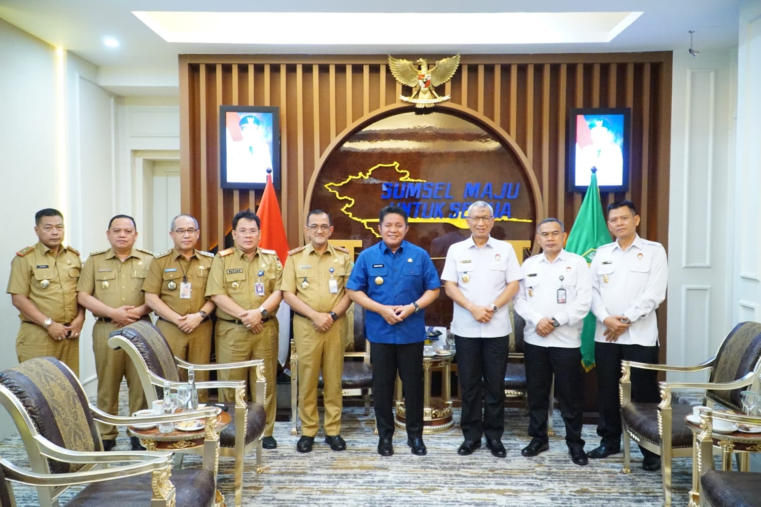 Gubernur HD saat menerima (Wantannas) RI Laksamana Madya TNI (Purn) Dr. Ir. Harjo Susmoro, S.Sos, S.H, M.H, M.Tr., dalam rangka keamanan nasional bertempat di Ruang Tamu Gubernur Sumsel, Selasa, (7/3/2023)
