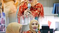 Ketua Dharma Wanita Persatuan Sekretariat DPRD Eka Emildawaty Hatta menerima Kunjungan Silaturahmi Wakil Ketua I Dharma Wanita Pemkab Muba, Selasa (7/3/2023)