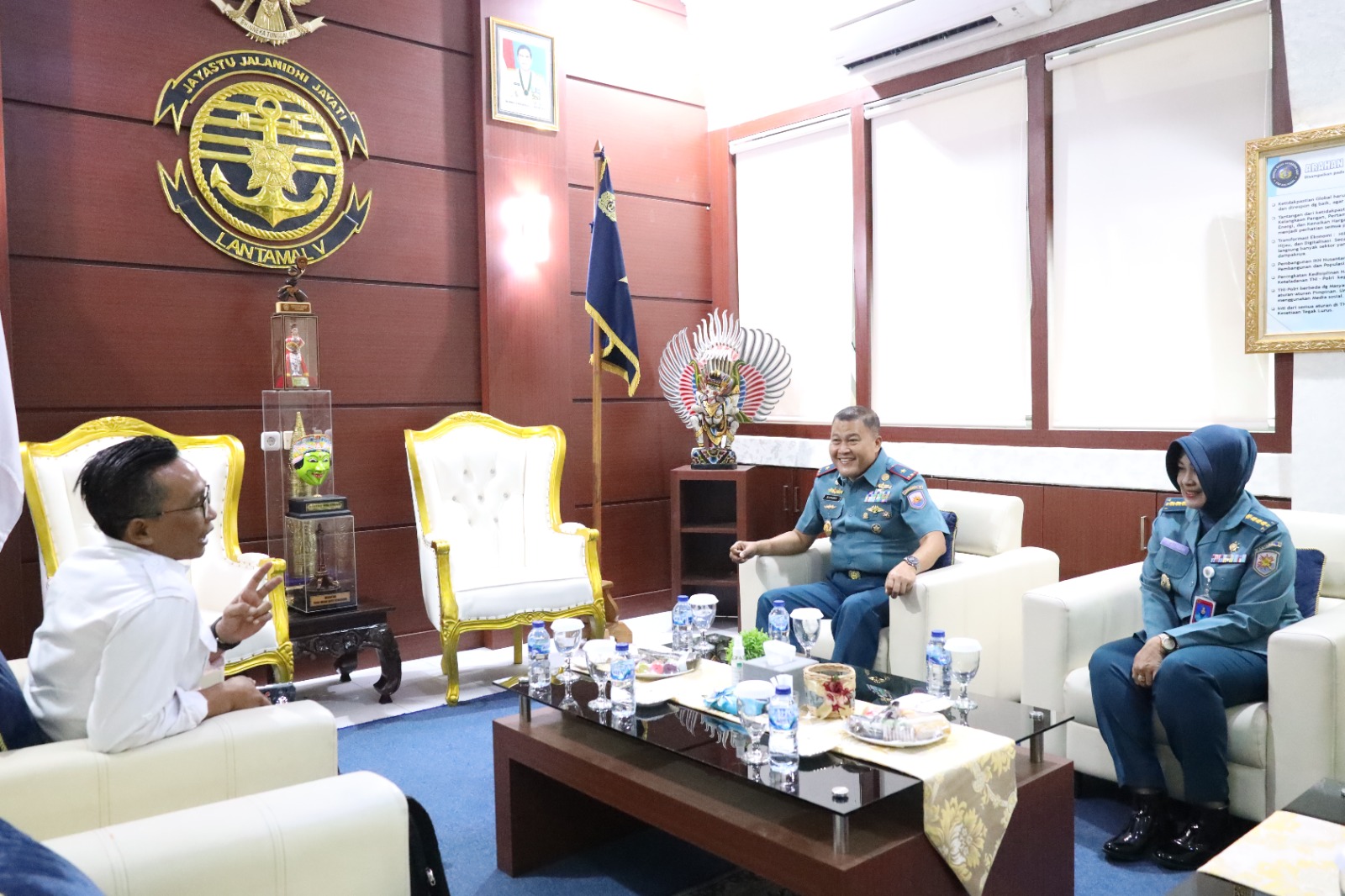 Komandan Pangkalan Utama TNI AL (Lantamal) V Laksamana Pertama TNI Supardi menerima tim wasrik Badan Pemeriksa Keuangan Republik Indonesia (BPK RI),