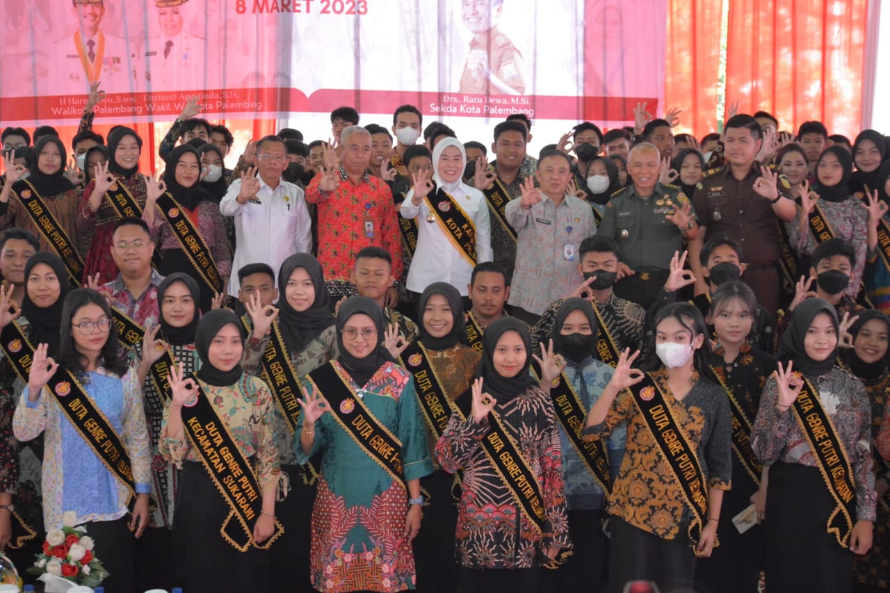Wawako Palembang, Fitrianti Agustinda pada Pengukuhan Duta Generasi Berencana (GenRe) Kecamatan dan Kelurahan se-Kota Palembang