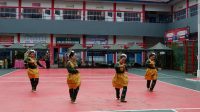 ebanyak 5 Warga Binaan Pemasyarakatan (WBP) Lapas Perempuan Kelas IIA Palembang Kemenkumham Sumsel memberikan penampilan spesial berupa tari Sabda Cinta dan Zapin Beradat serta pertunjukan Robot Dance
