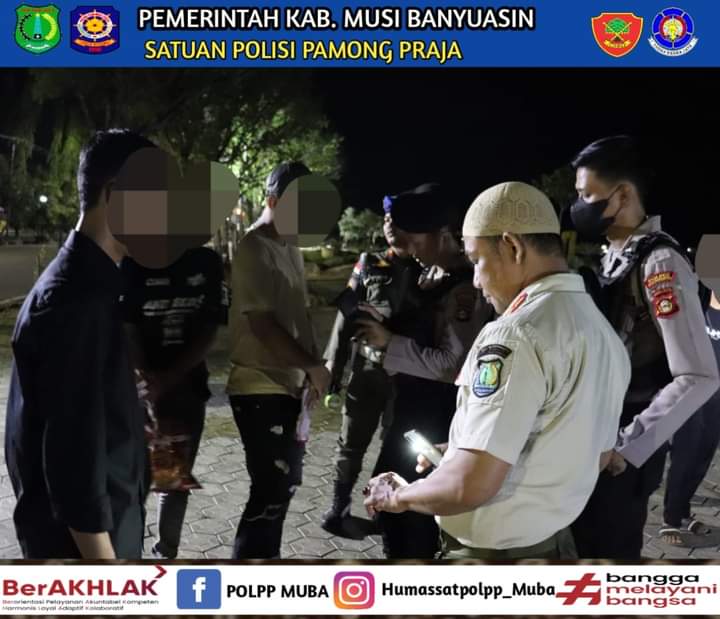 Patroli Gabungan bersama TNI & POLRI di wilayah Hukum kecamatan Sekayu Kabupaten Musi Banyuasin, Sabtu  (11/03/2023) malam