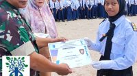 Sebanyak 30 Siswa/i SMP Negeri 3 Kayuagung dilantik menjadi anggota paskibra dipimpin langsung oleh Danramil 402-10/Kayuagung, Kapten Inf Zainuri, OKI, Senin (13/03/2023)