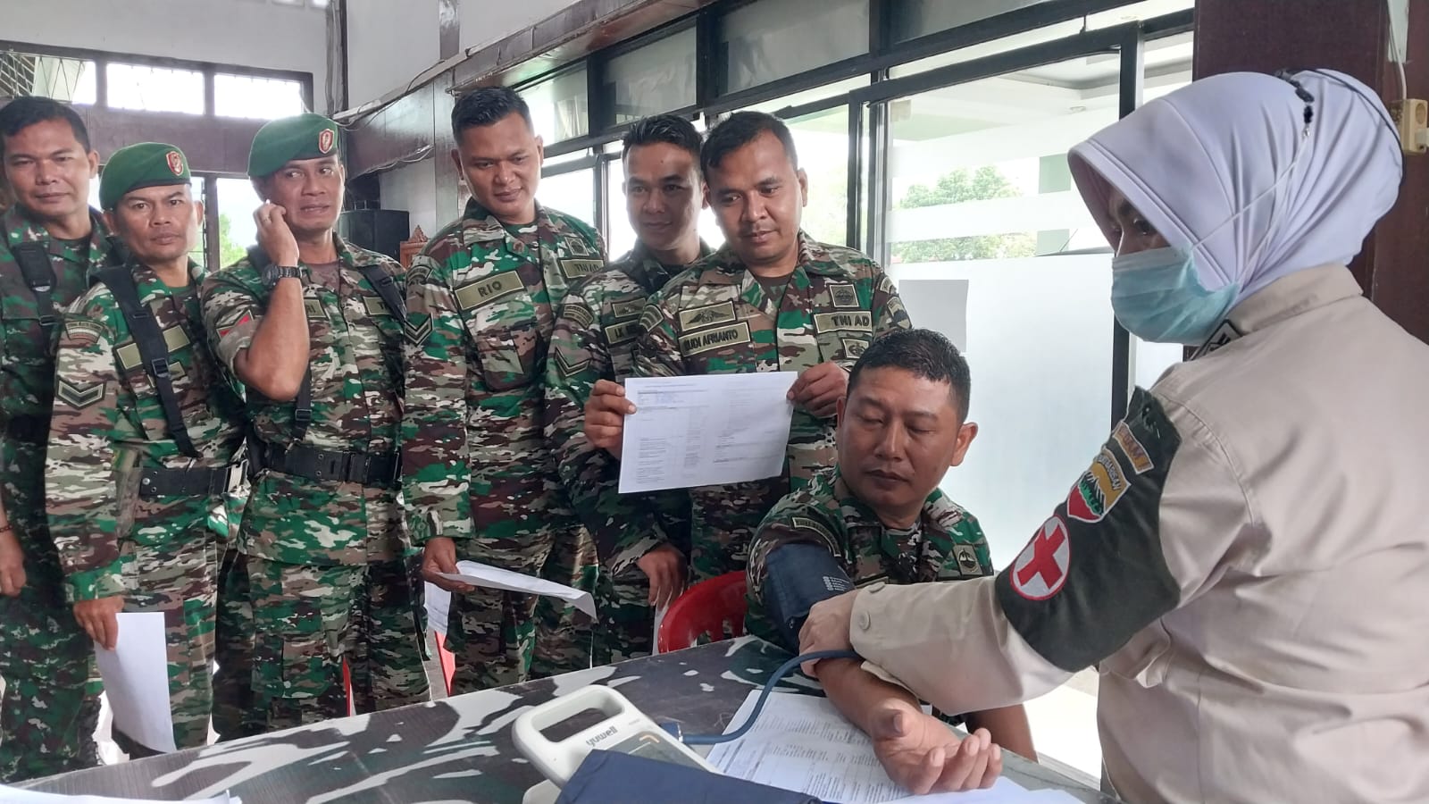 Personil Kodim 0309/Solok melaksanakan Vaksinasi Booster ke-2