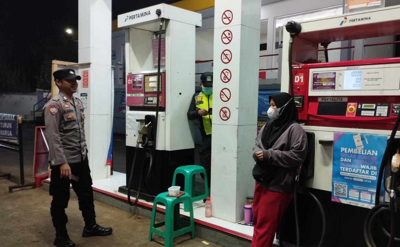 Personel Polsek Panjalu saat melakukan patroli Kegiatan Rutin Yang Ditingkatkan (KRYD)