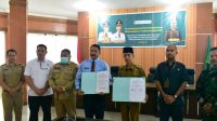 Penandatanganan kesepahaman antara kejaksaan negeri OKI dengan 314 kepala desa se Kabupaten OKI di Kantor Bupati OKI, Selasa, (21/3/23)