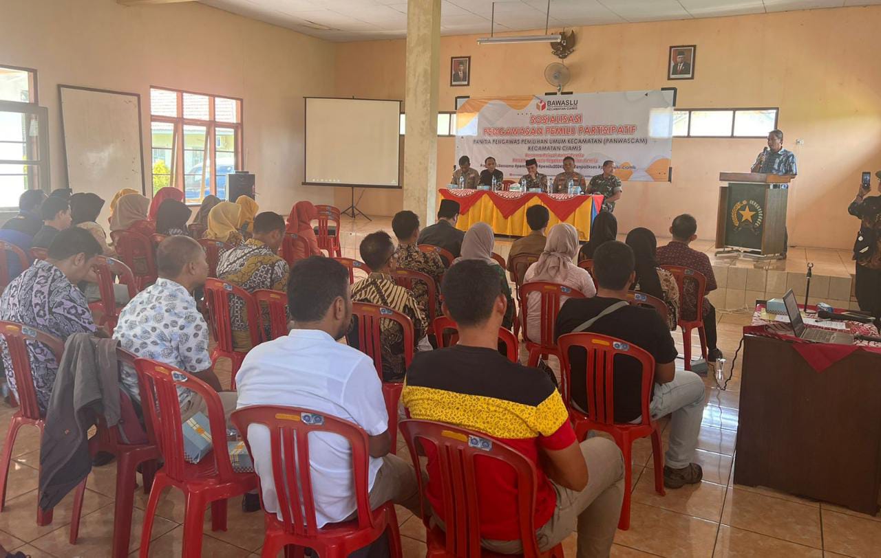 Kapolsek Ciamis Polres Ciamis Polda Jabar Kompol Ismet Inono menghadiri acara sosialisasi pengawasan penyusunan daftar pemilih partisipatif