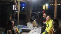 Personel Polsek Pamarican saat melakukan patroli biru, Rabu (22/3/2023) malam