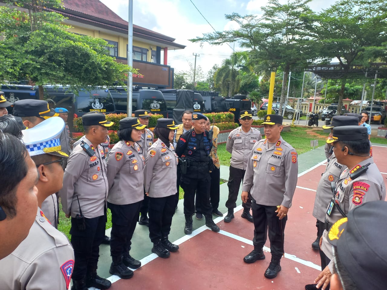 Kapolda Sumsel, Irjen Pol Albertus Rachmad Wibowo usai apel pengamanan kedatangan Dubes Vatikan, Jumat (24/3) di Mapolrestabes Palembang