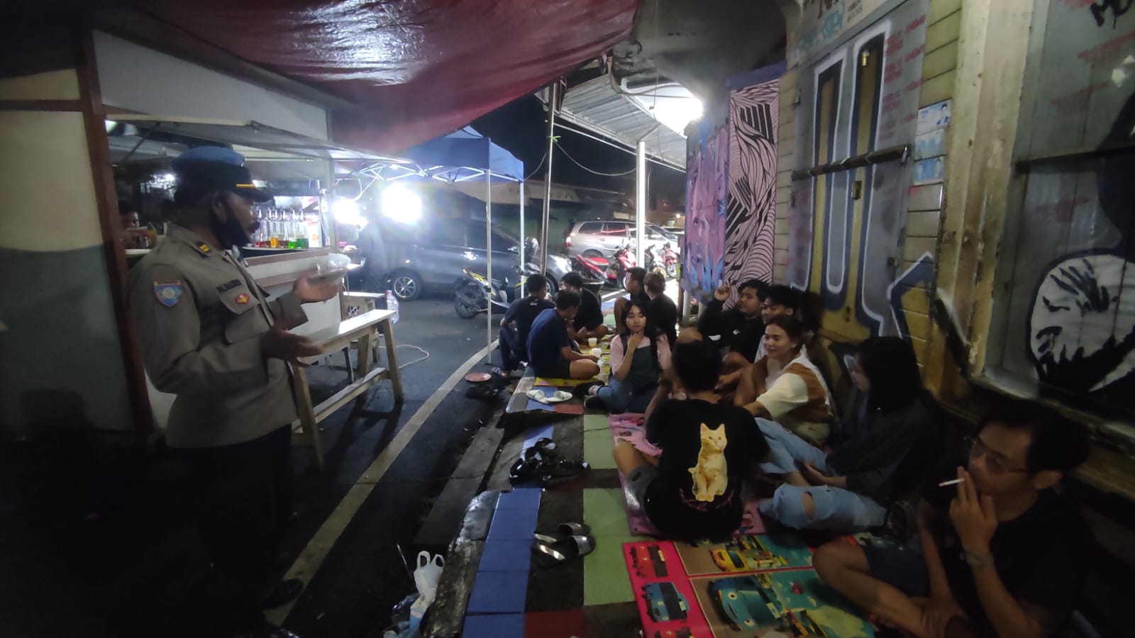 Personel gabungan satuan fungsi Polres Ciamis saat patroli, Sabtu (25/3/2023) dini hari