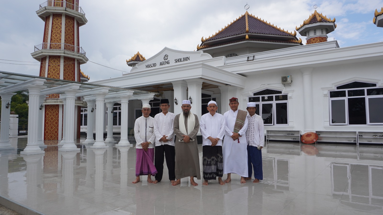 Ketua masjid Agung Sholihin Kayuagung Antonius Leonardo