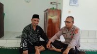 Personel Polsek Sukadana Polres Ciamis Polda Jabar melaksanakan sambang ke masyarakat dan tokoh agama di wilayah Desa Sukadana.