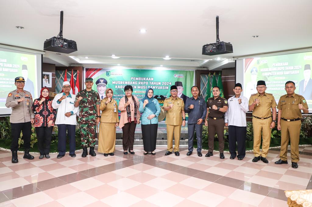 Fungsional Perencanaan Ahli Madya Bappeda Pemprov Sumsel, Sri Hidayanti SE MSi saat Pembukaan Musyawarah Perencanaan Pembangunan Rencana Kerja Pemerintah Daerah (MUSRENBANG RKPD) Tahun 2024 Kabupaten Musi Banyuasin, Senin (27/3/2023)