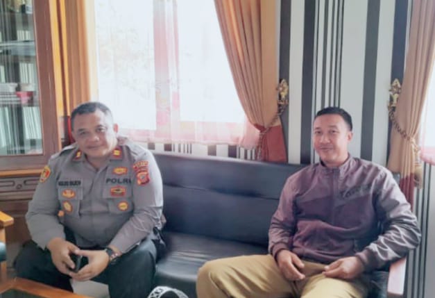Jajaran personel Polsek Cisaga Polres menerima kunjungan silaturahmi para perangkat Desa Danasari