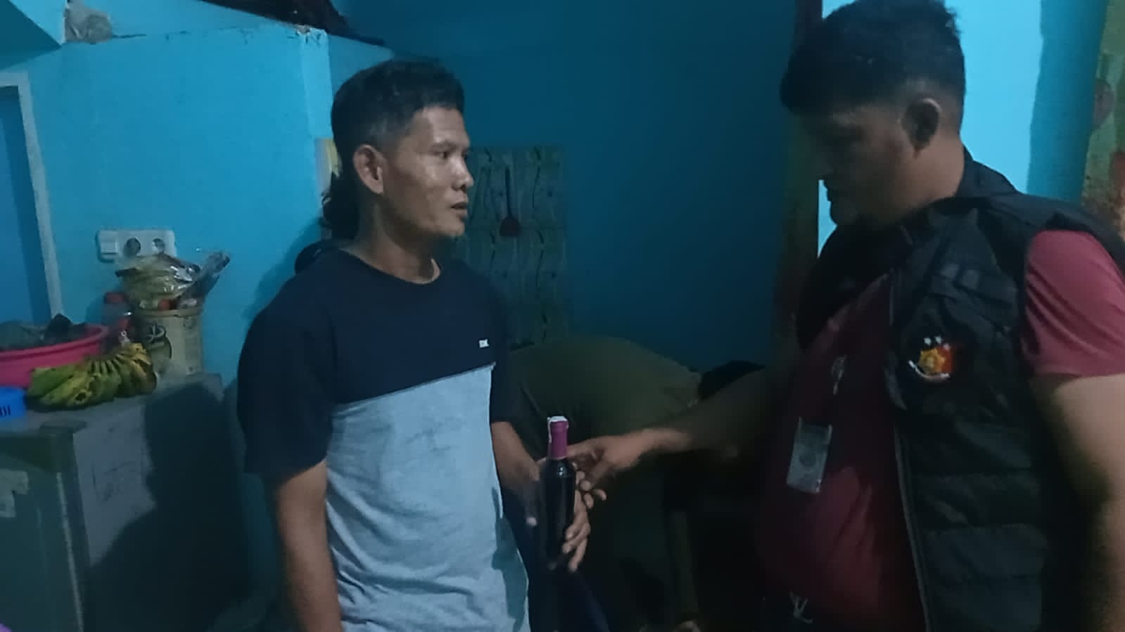 Polres Muba saat razia warung yang diduga menjual minuman keras (miras)