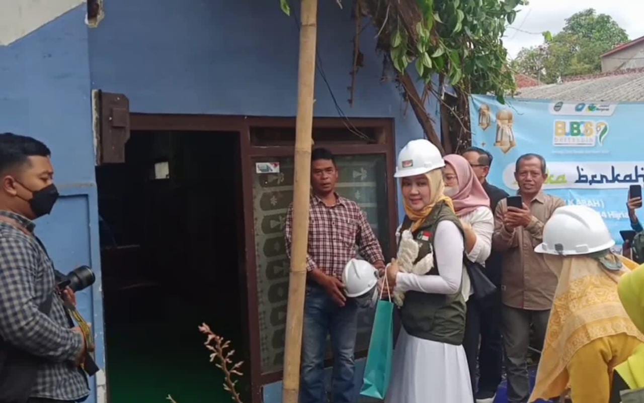 IIstri Gubernur Jawa Barat yang juga Ketua Tim Penggerak PKK Jawa Barat, Attaliya Praratya