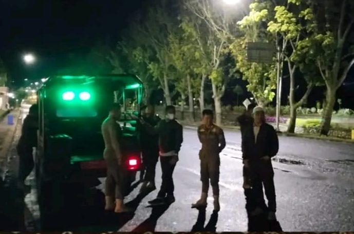 Patroli Gangguan Trantibum Linmas di wilayah hukum kecamatan Sekayu kabupaten Musi Banyuasin, Selasa (28/03/2023) malam