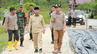 Pj Bupati Muba Apriyadi Mahmud meninjau langsung jalan rusak di beberapa desa di Kecamatan Jirak Jaya